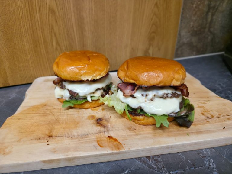 Cheeseburger mit Bacon